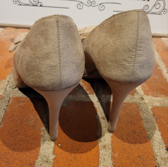 Fioni Tan Suede Peep Toe 4in Heel with Knotted Bow Accent Size 9 1/2 - Picture 4 of 8